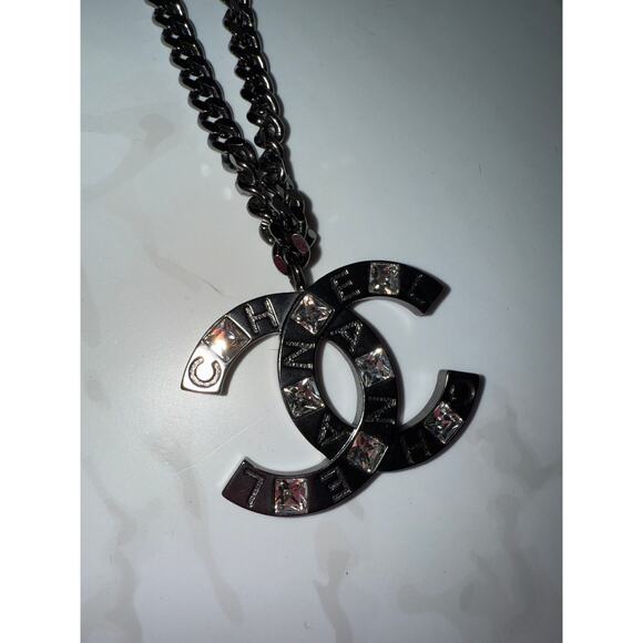 Chanel Black CC Logo Pendant Necklace with Crystal Accents Chain Jewelry - Picture 6 of 6